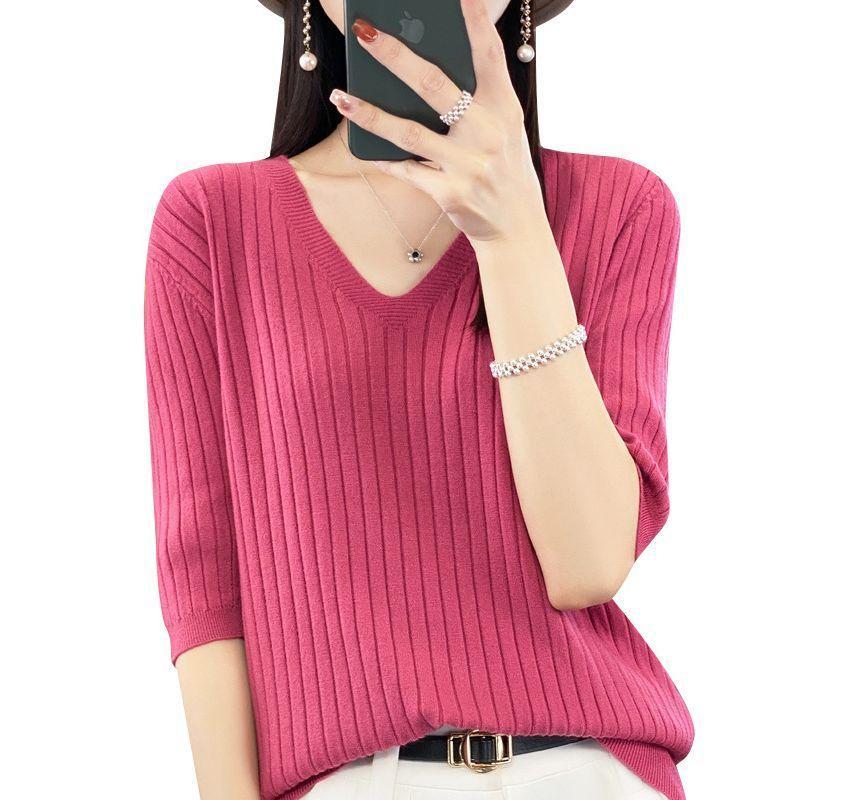 Short-Sleeve V-Neck Plain Knit Top Product Image