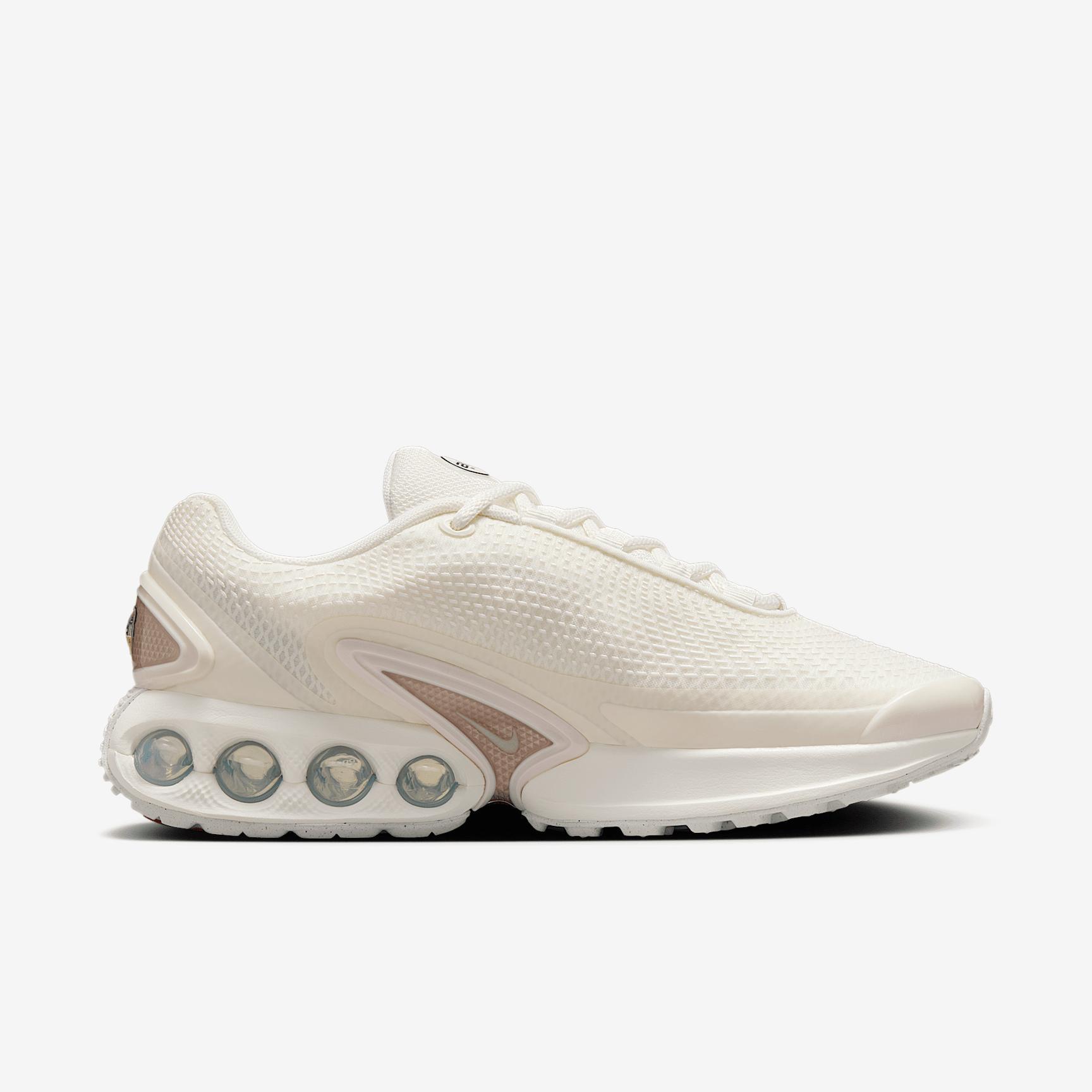 Nike Women's Air Max Dn SE Shoes Product Image