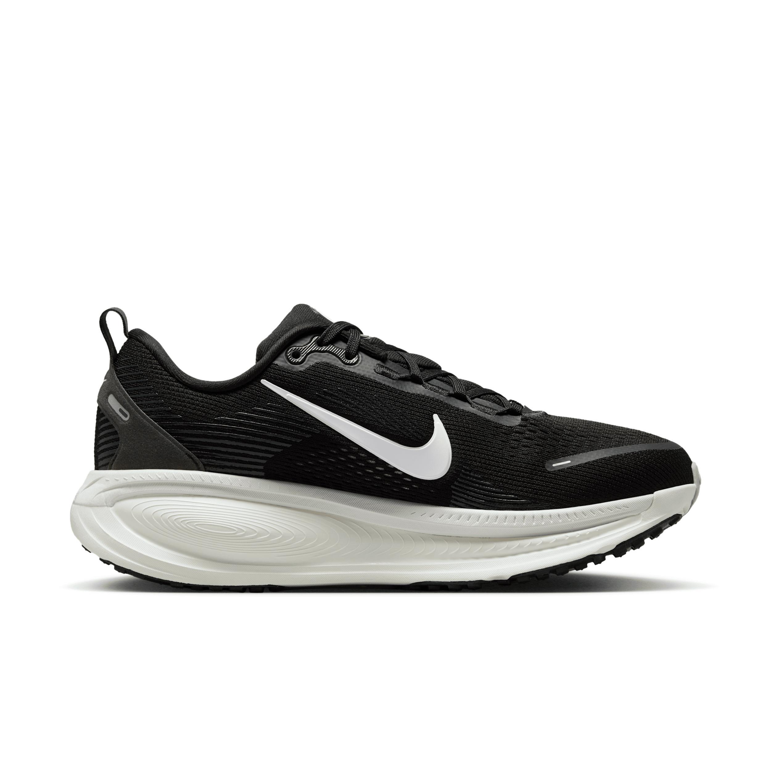 Nike Womens Vomero 18 Sneakers Product Image