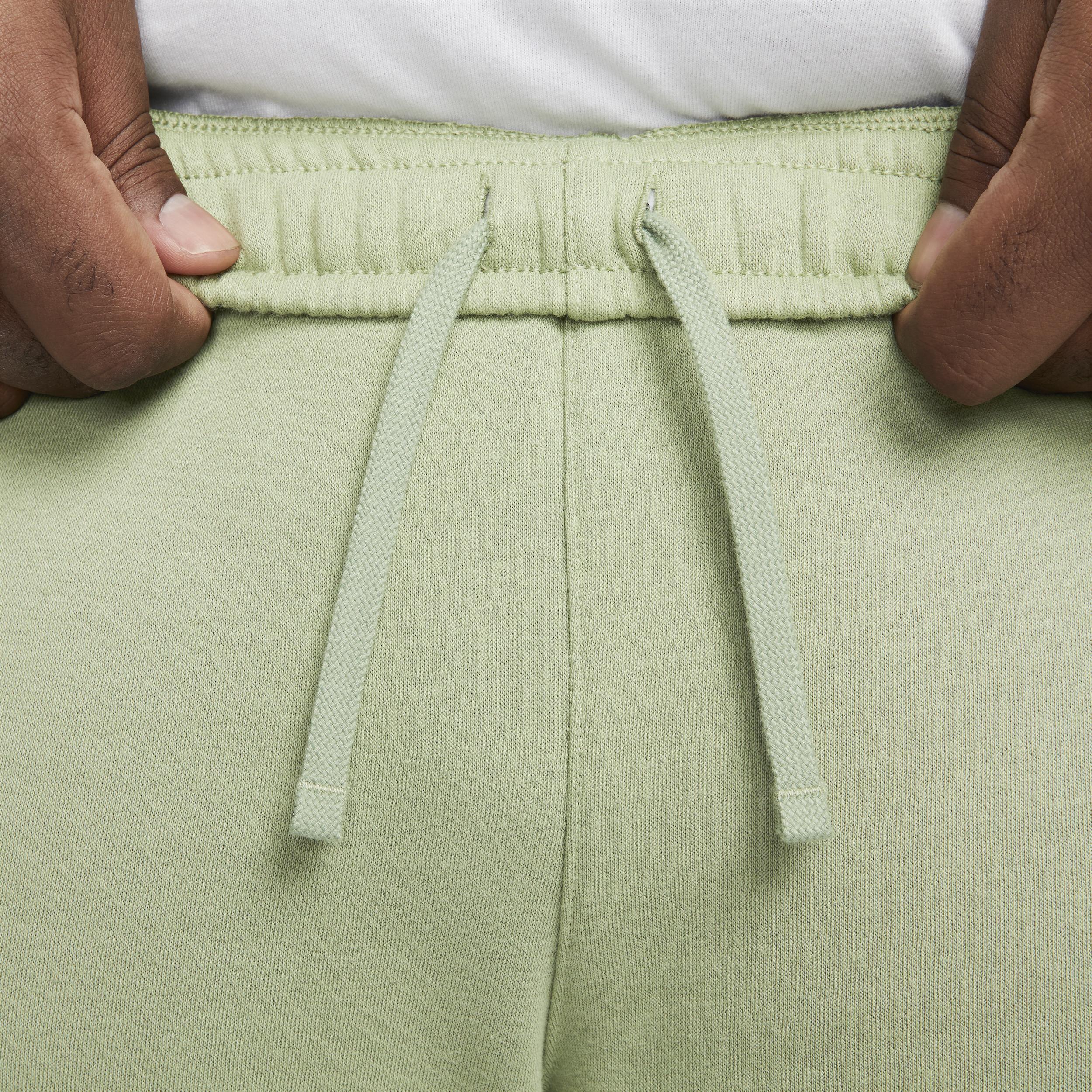 Nike Mens Cargo Club Shorts - Green/White Product Image