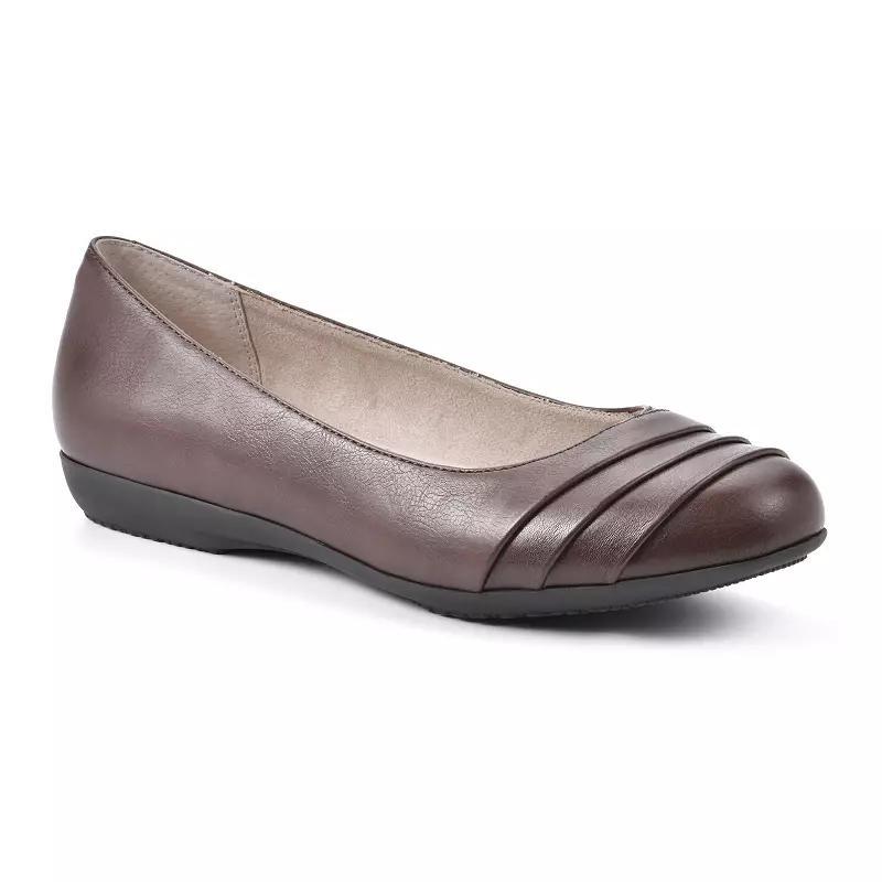 Cliffs by White Mountain Clara Women's Ballet Flats, Size: 6 Wide, Red Burnished Product Image