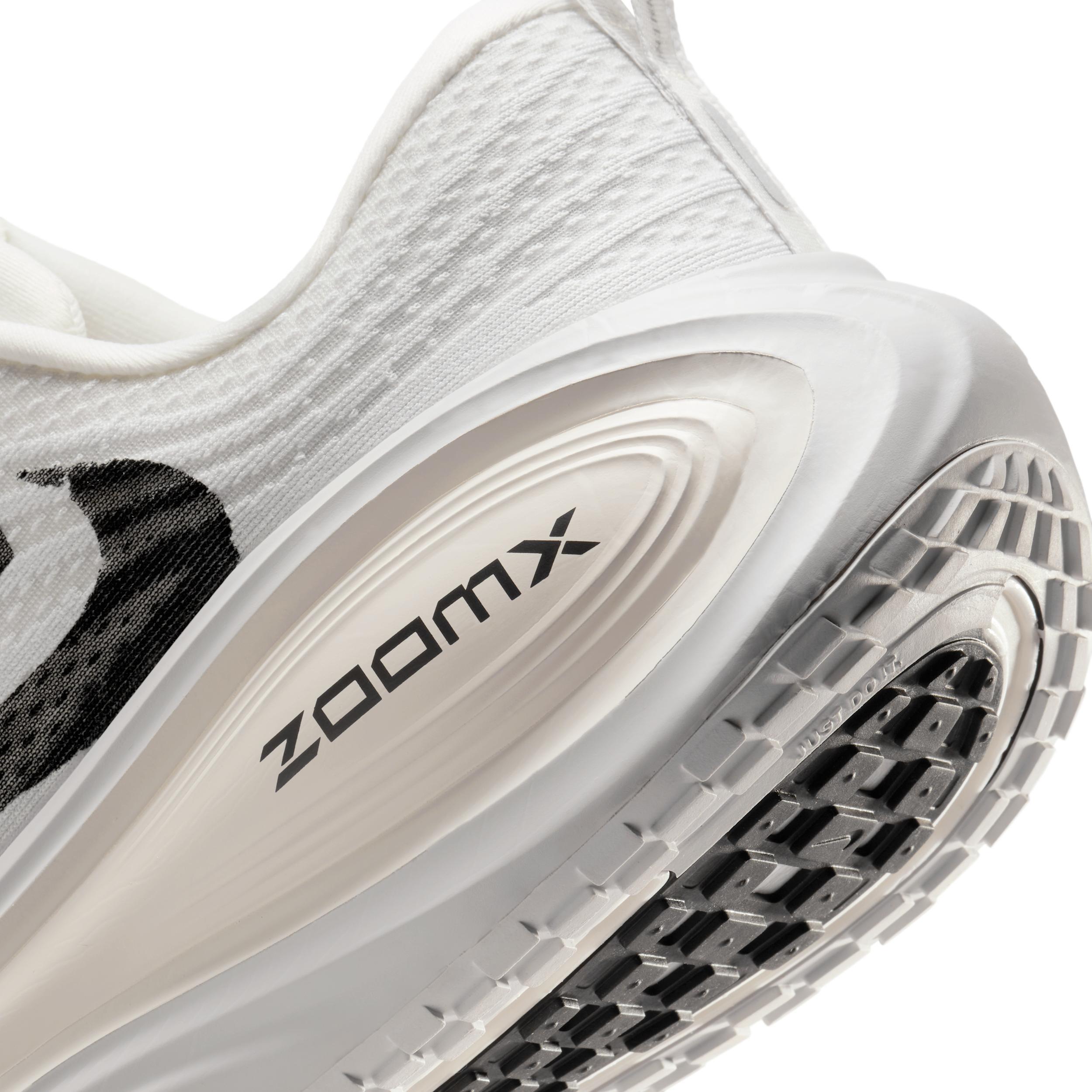 Nike Men's Vomero Plus Road Running Shoes Product Image