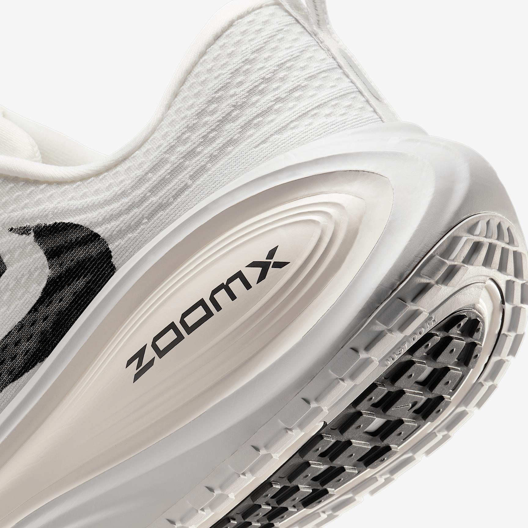 Nike Men's Vomero Plus Road Running Shoes Product Image