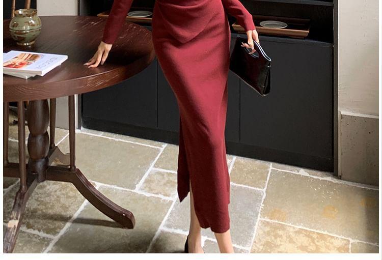 Long Sleeve V-Neck Plain Ruched Knit Midi Sheath Dress Product Image