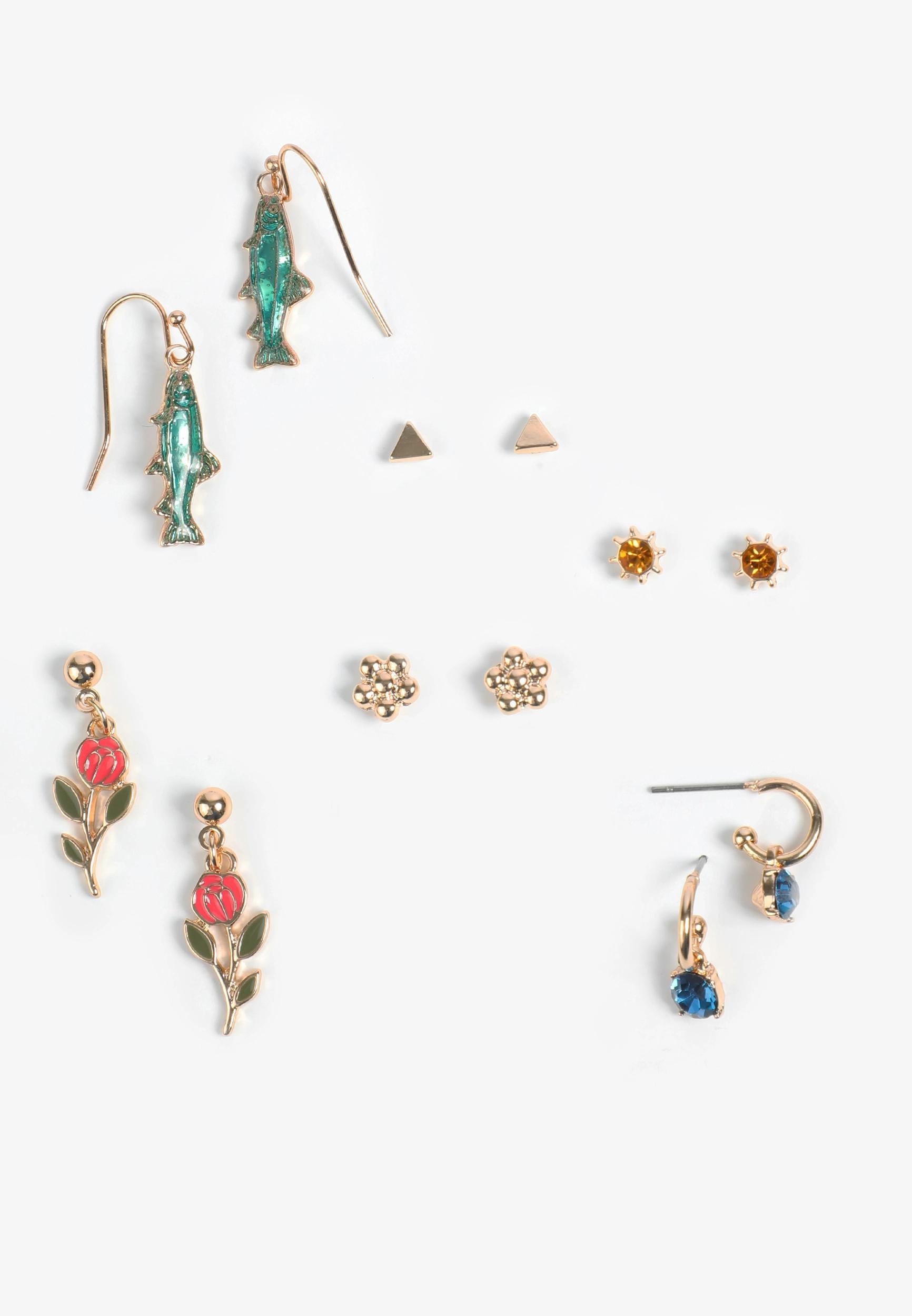 Gold Star Charm Bracelet Product Image