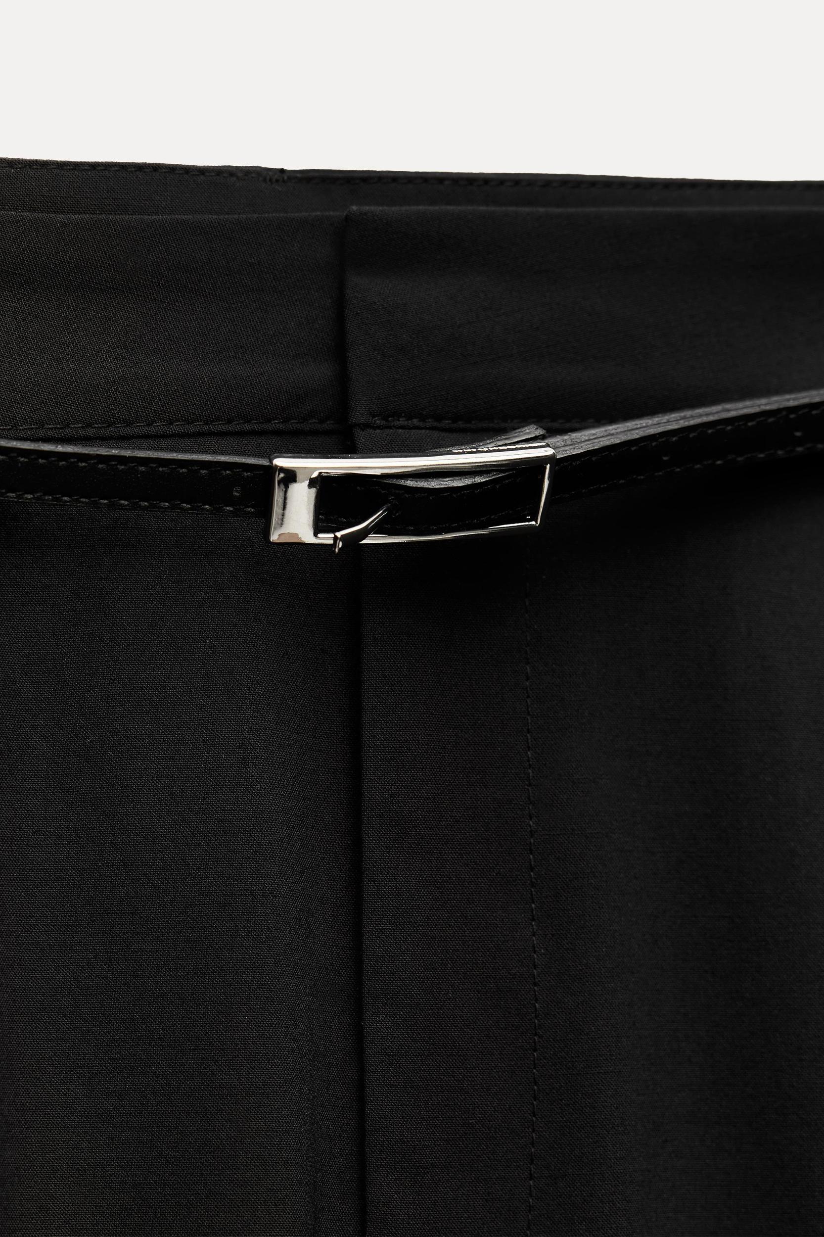 BELTED PLEATED SHORTS Product Image