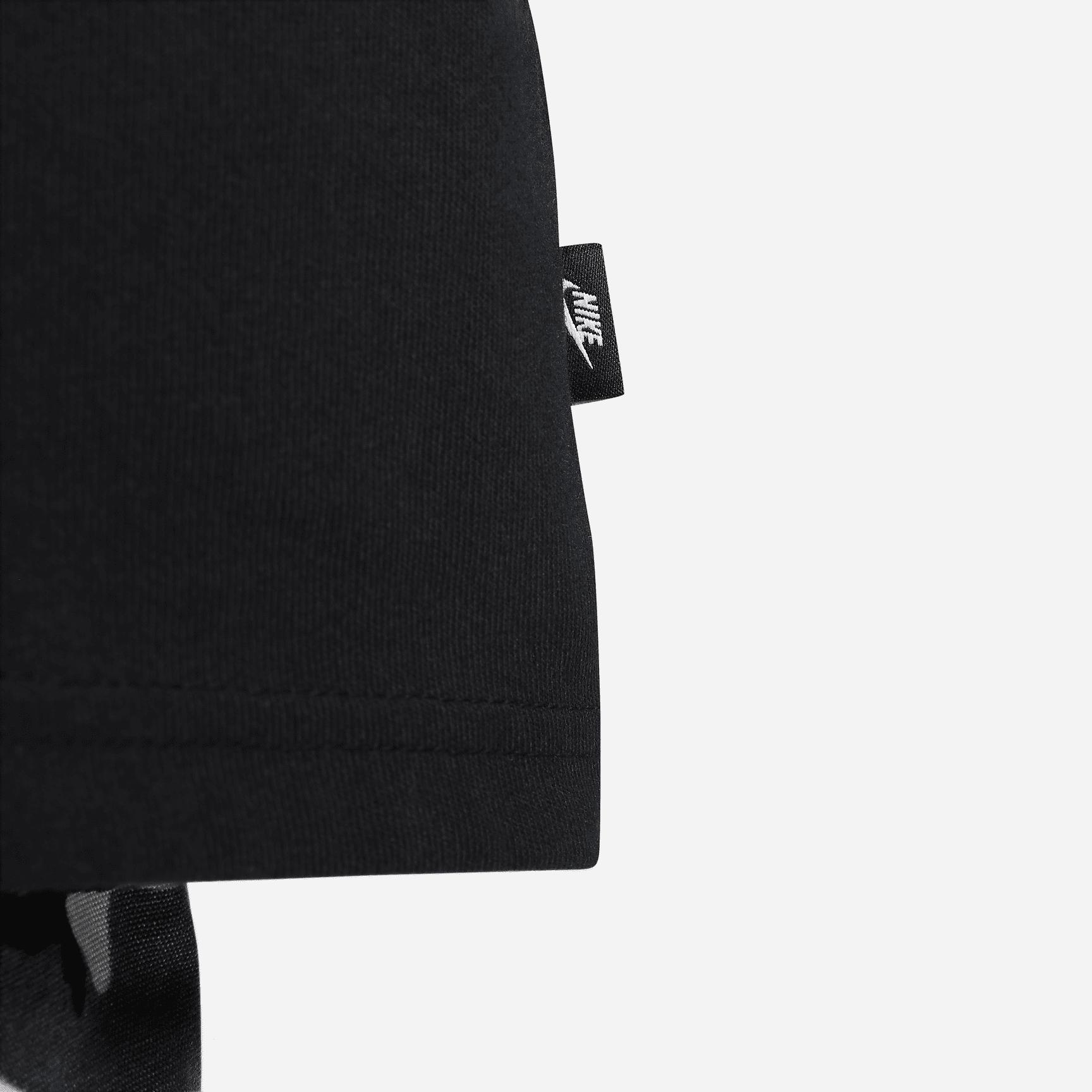 Nike Mens Sportswear Premium Essentials Long-Sleeve Pocket T-Shirt Product Image
