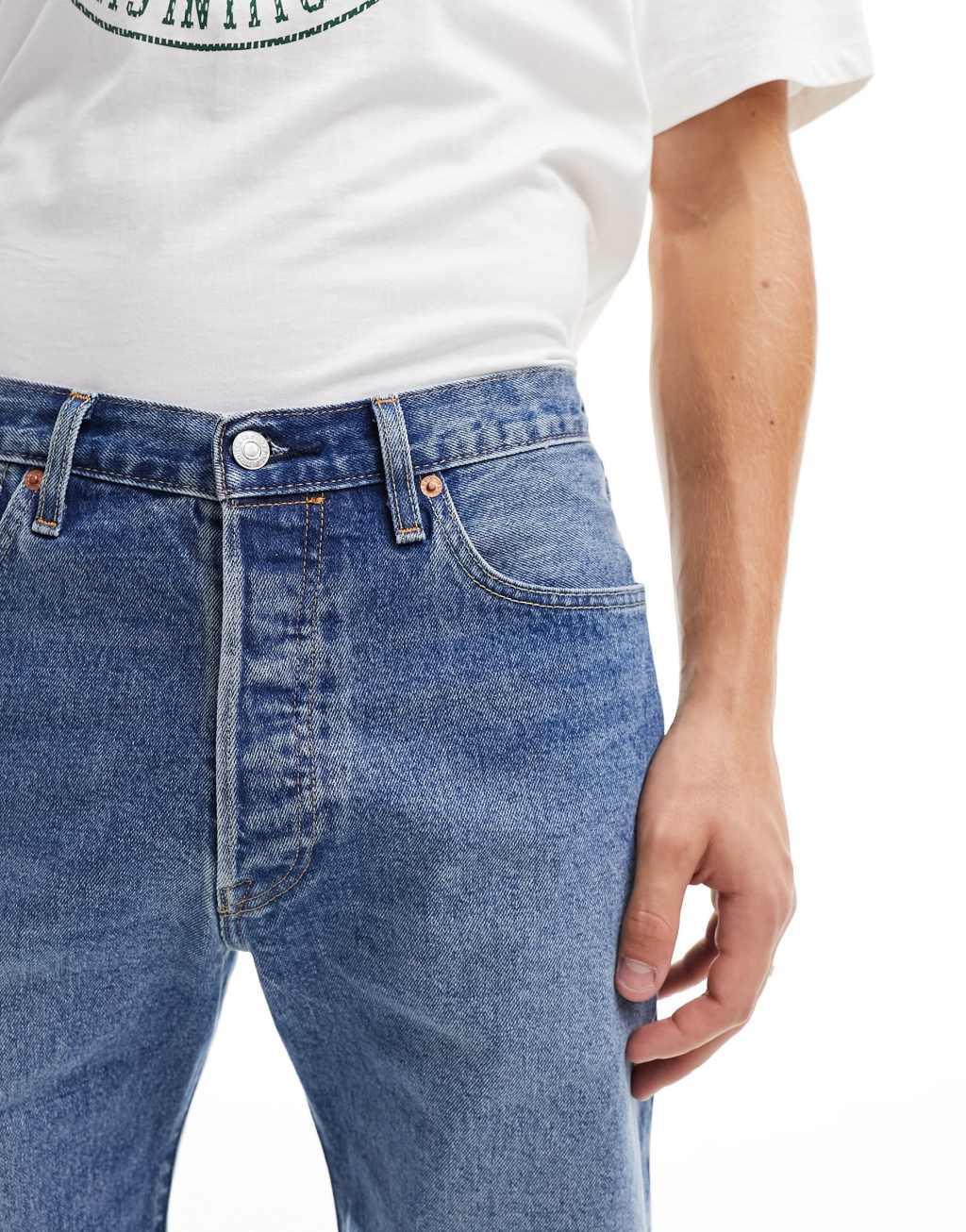 Levi's 501 Original denim shorts in light blue Product Image