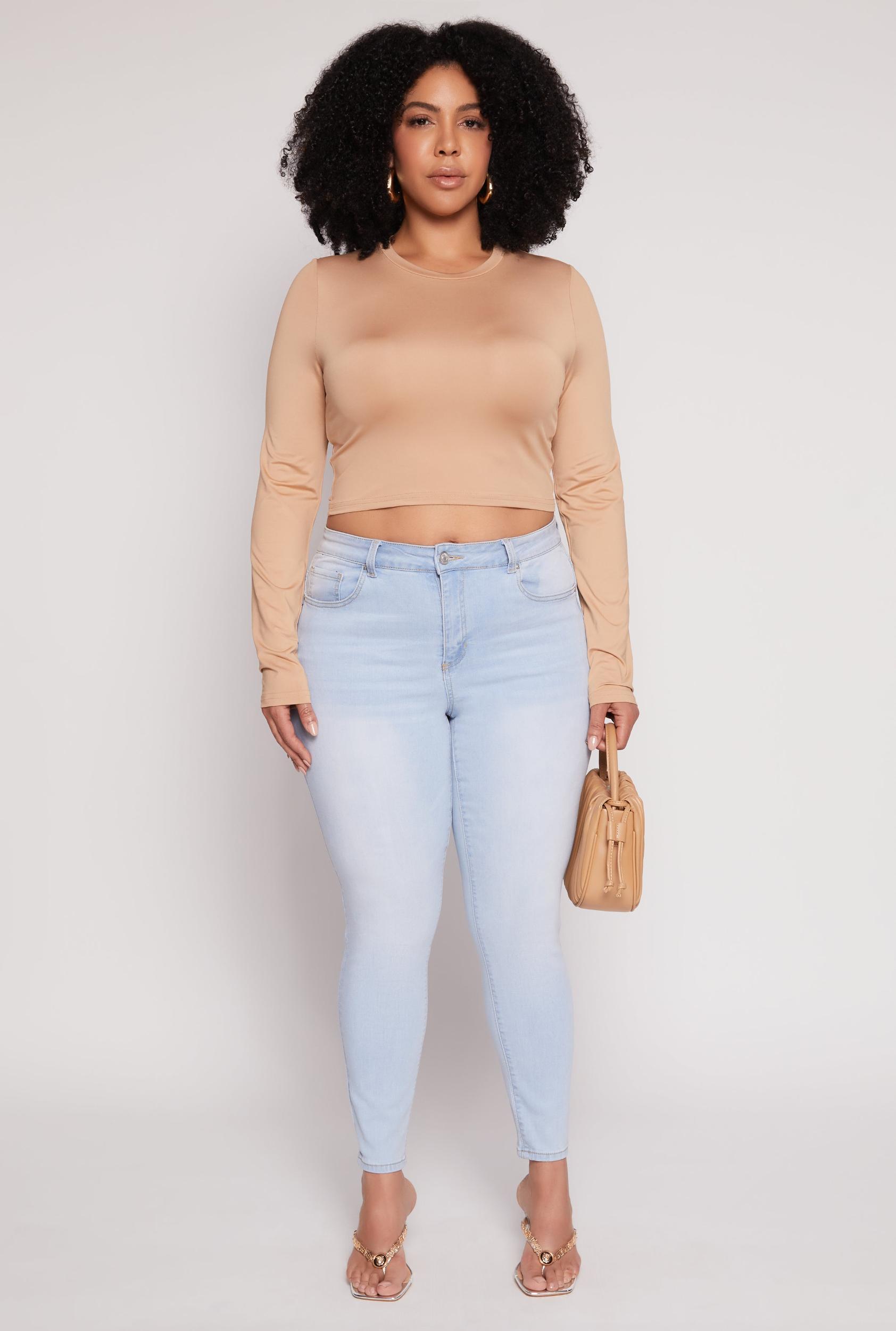 Womens Plus Size Daisy Long Sleeve Crop Top Product Image