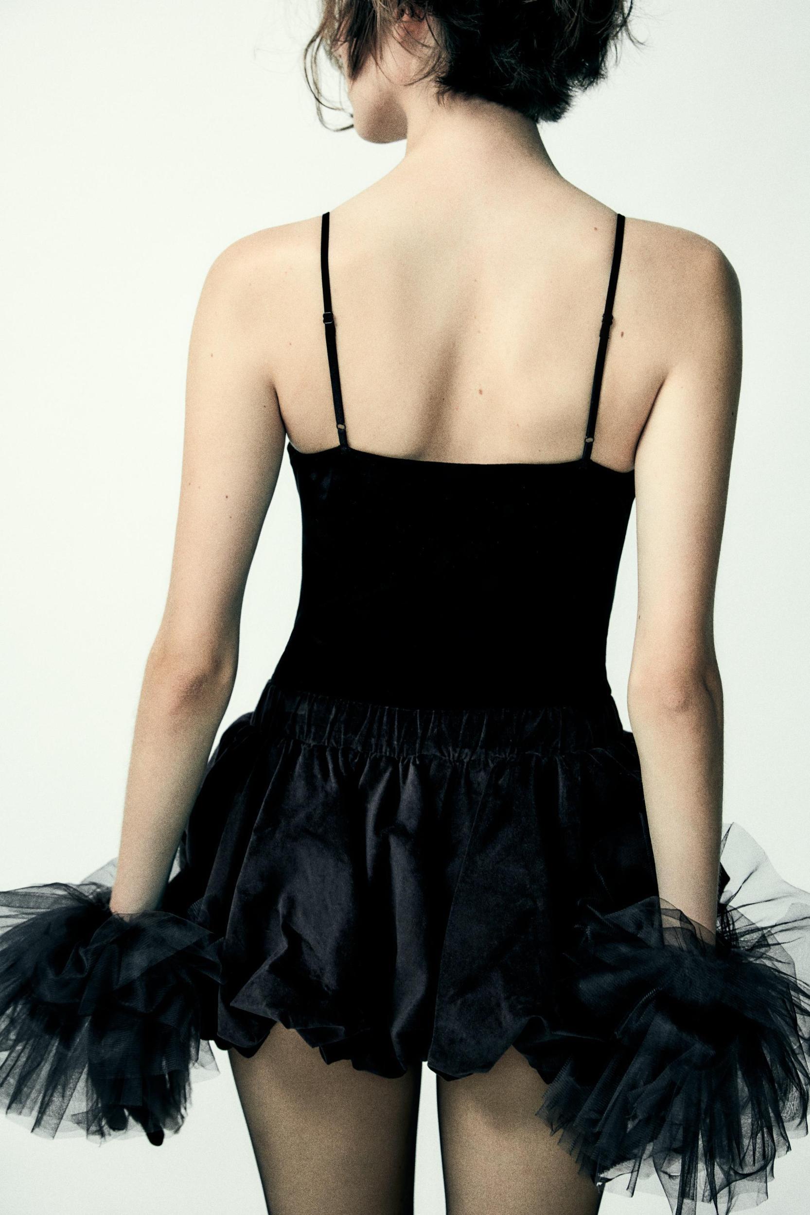 LACE VELVET BODYSUIT Product Image