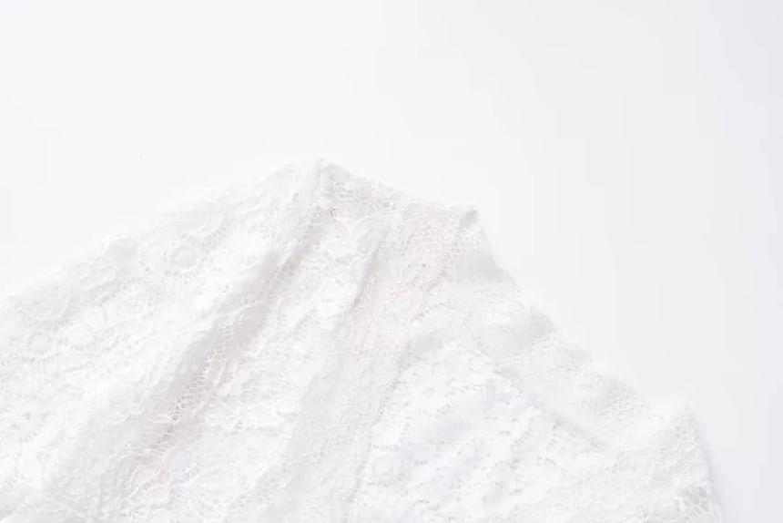 Long-Sleeve V-Neck Floral Lace Slim Fit Top Product Image