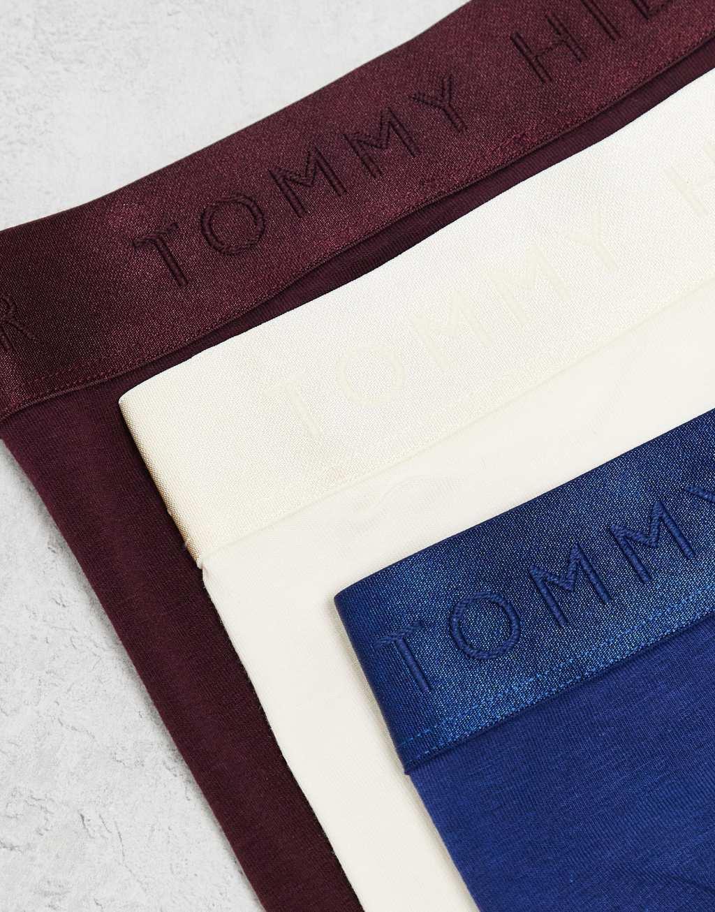 Tommy Hilfiger Everyday Luxe 3 pack trunk in burgundy/Ecru/blue Product Image