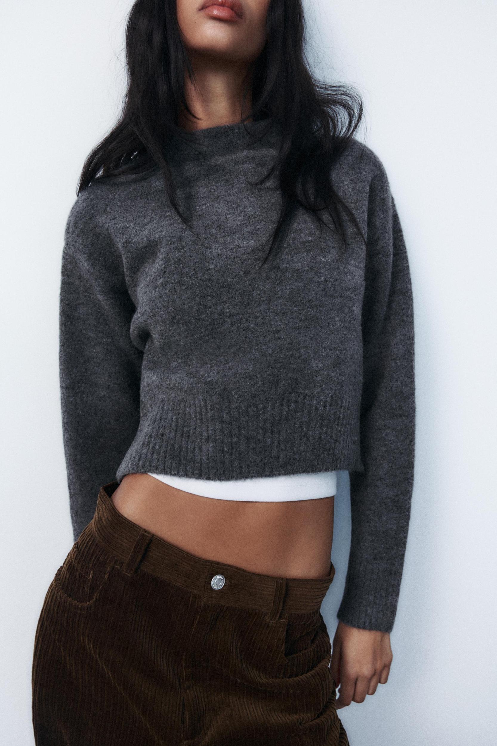 ROUND NECK KNIT SWEATER Product Image
