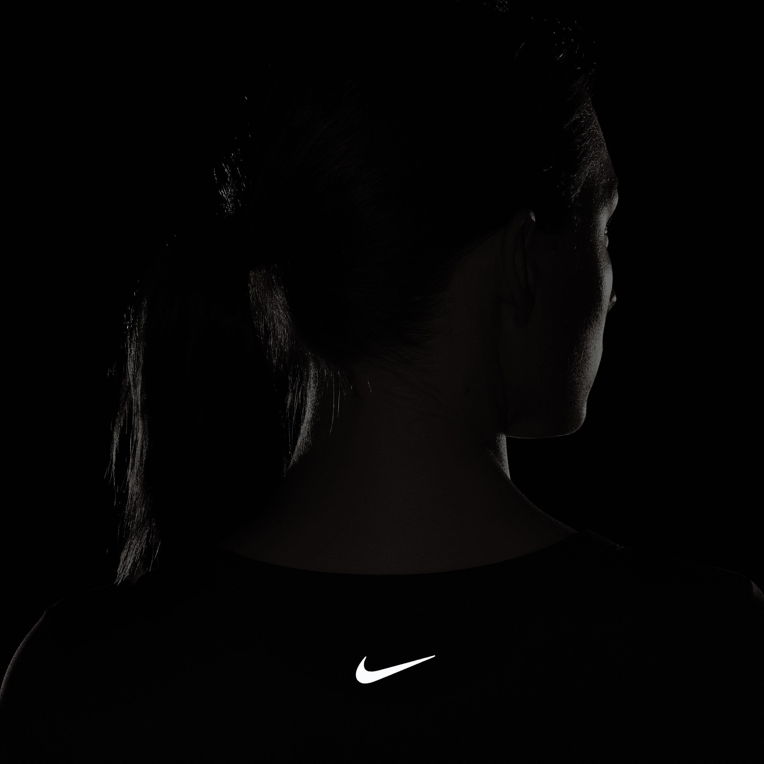 Nike One Fitted Women's Dri-FIT Short-Sleeve Cropped Top Product Image