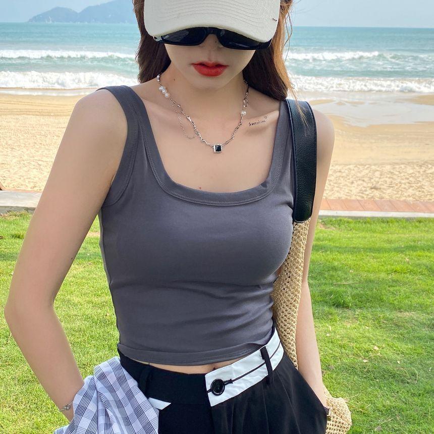 Scoop Neck Plain Padded Tank Top Product Image