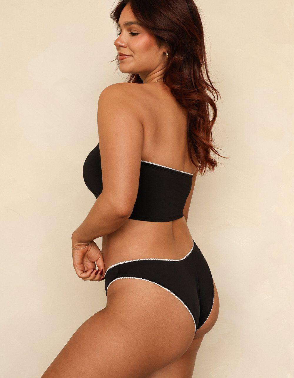 DIPPIN' DAISY'S Mary Bandeau Bikini Top - BLACK Product Image