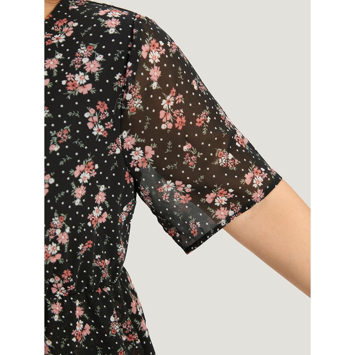 Plus Size Polka Dot & Floral Print Pocket V Neck Dress Black Women Elegant Lined V-neck Short sleeve Curvy Midi Dress BloomChic 28/5X Product Image