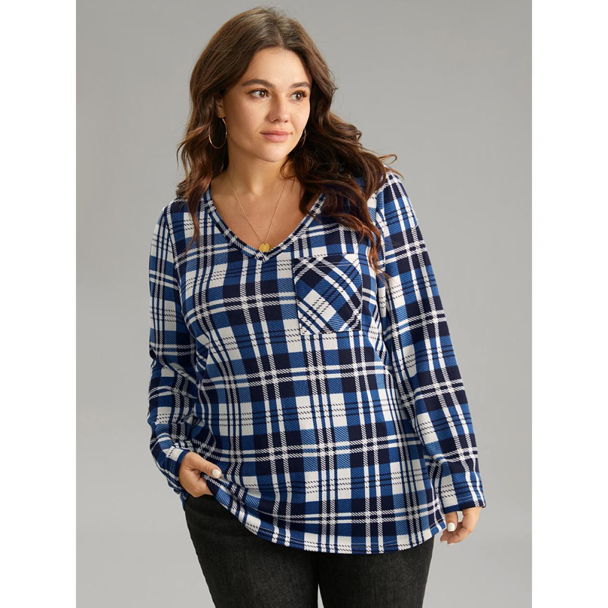 Plus Size Plaid Contrast V Neck Patched Pocket T-shirt Blue Women Casual Contrast Plaid V-neck Dailywear T-shirts BloomChic 12/L Product Image