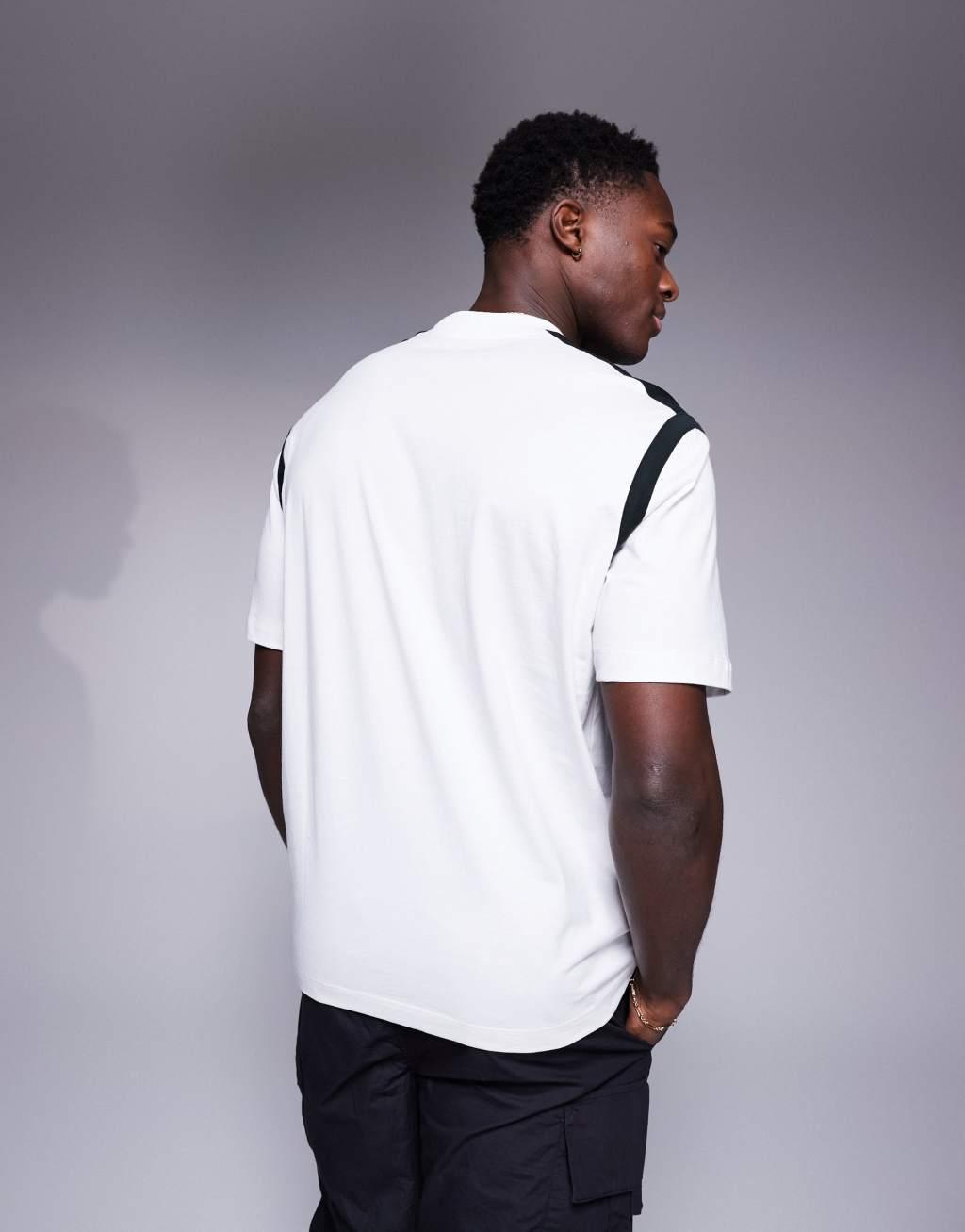Armani Exchange t-shirt with central logo in white Product Image