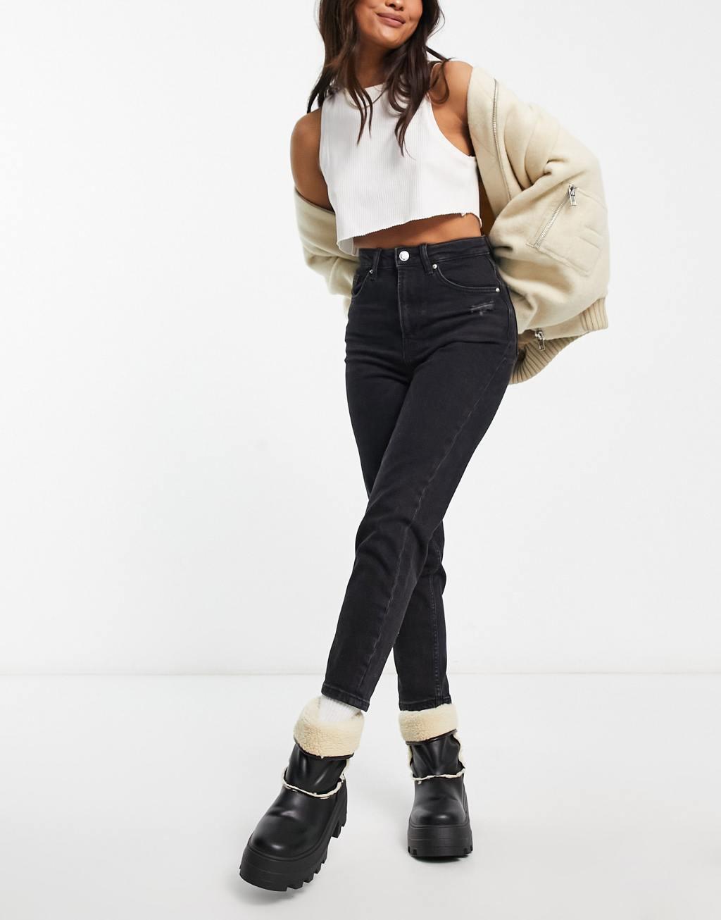Bershka Petite comfort fit mom jean in black Product Image