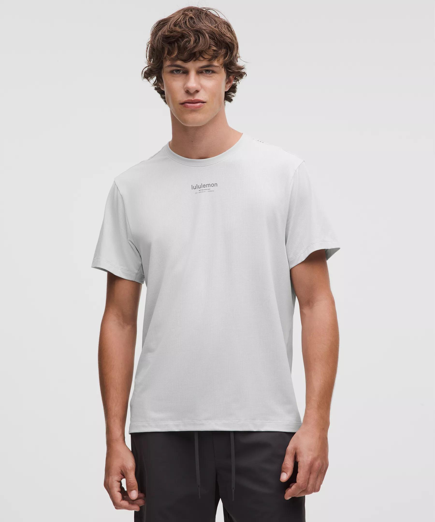 Lightweight Knit Workout Short-Sleeve Shirt Product Image