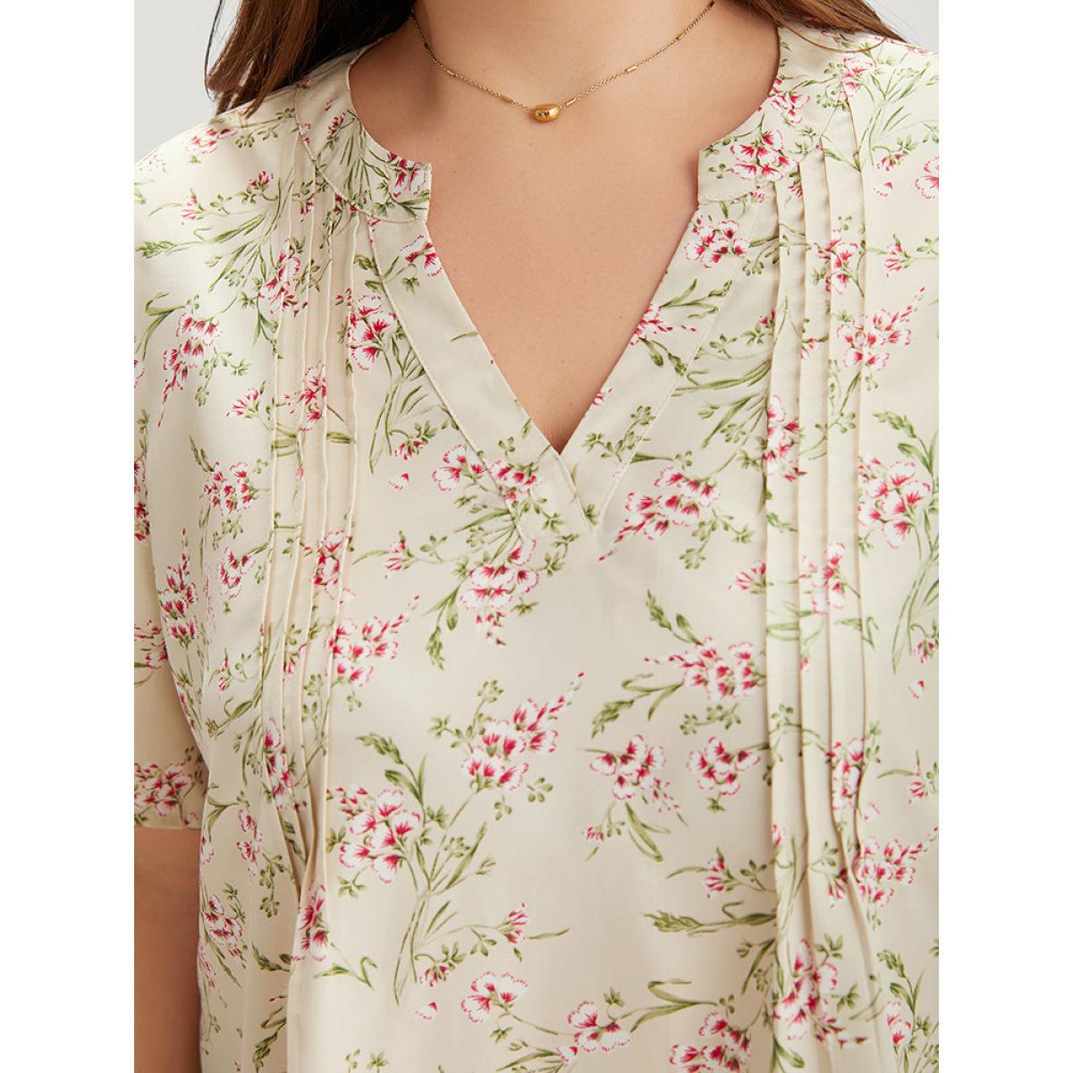 Plus Size Beige Floral Print Notched Pleated Detail Blouse Women Elegant Short sleeve Notched collar Dailywear Blouses BloomChic 18-20/2X Product Image