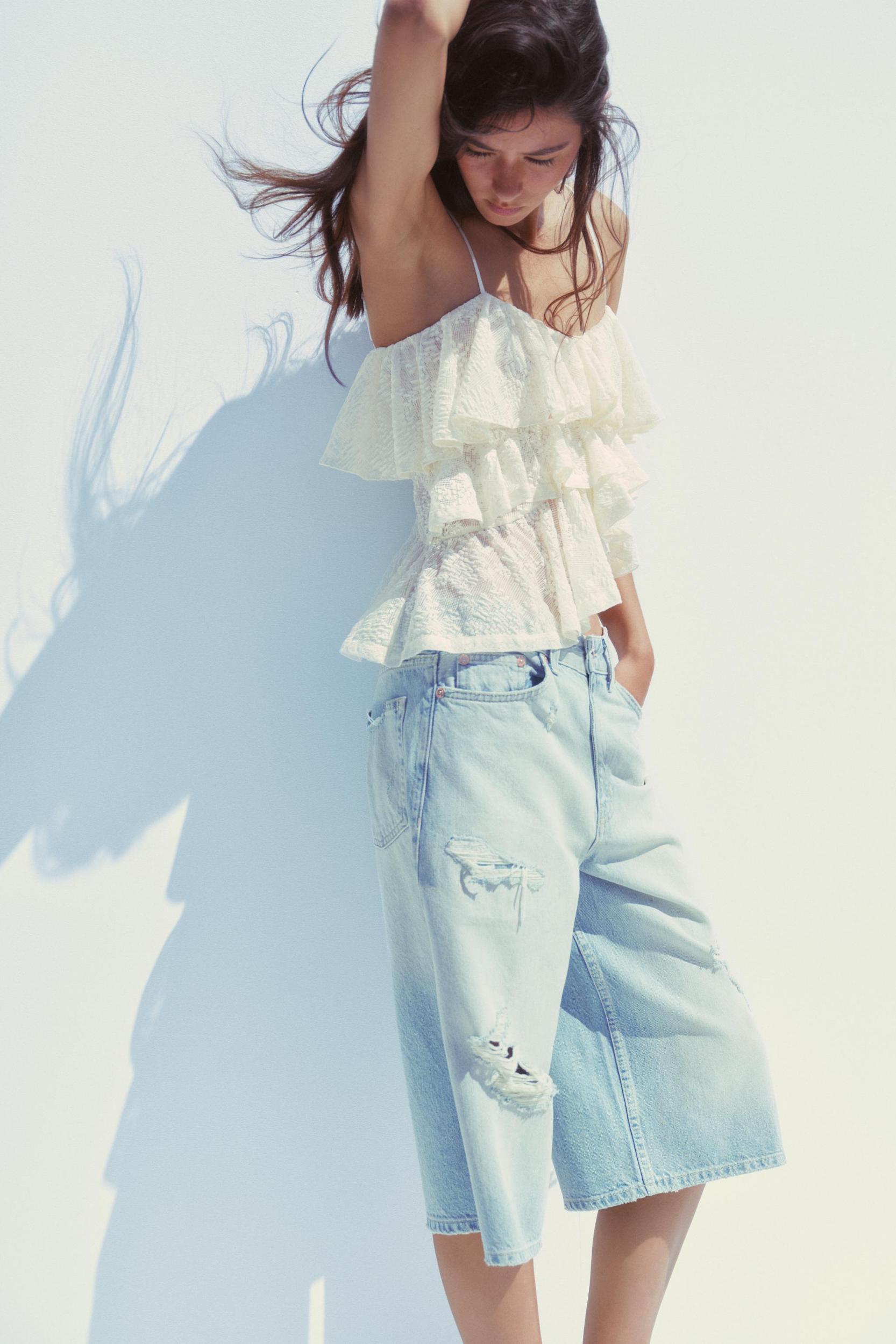 RUFFLED LACE TOP Product Image