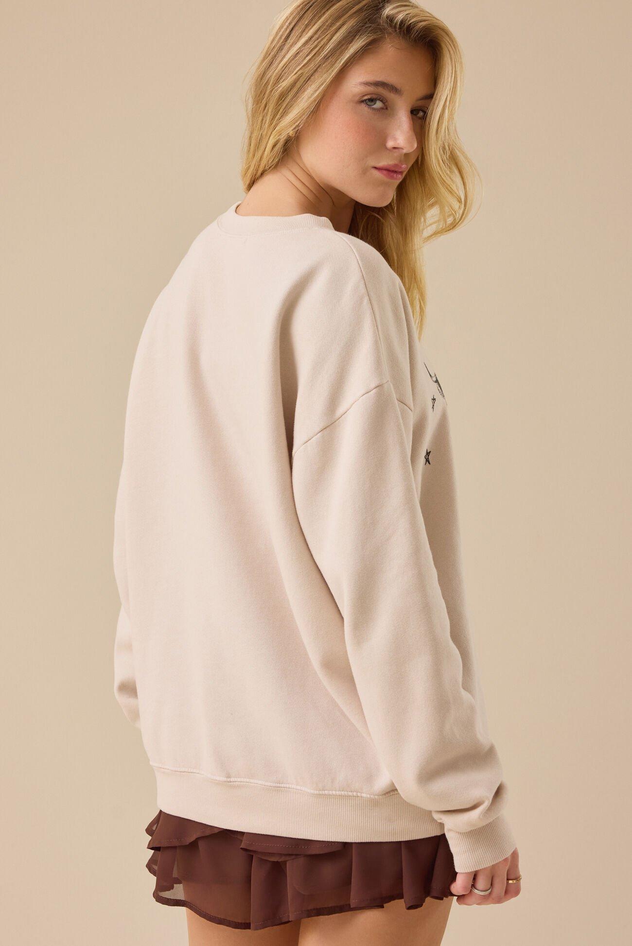 Highland Cow Graphic Sweatshirt Product Image