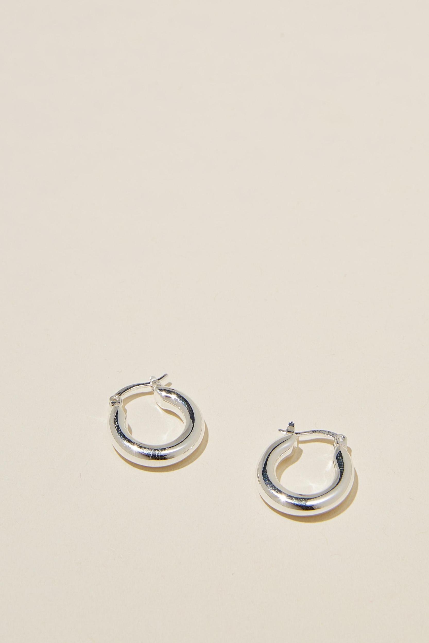 Small Hoop Earring Product Image