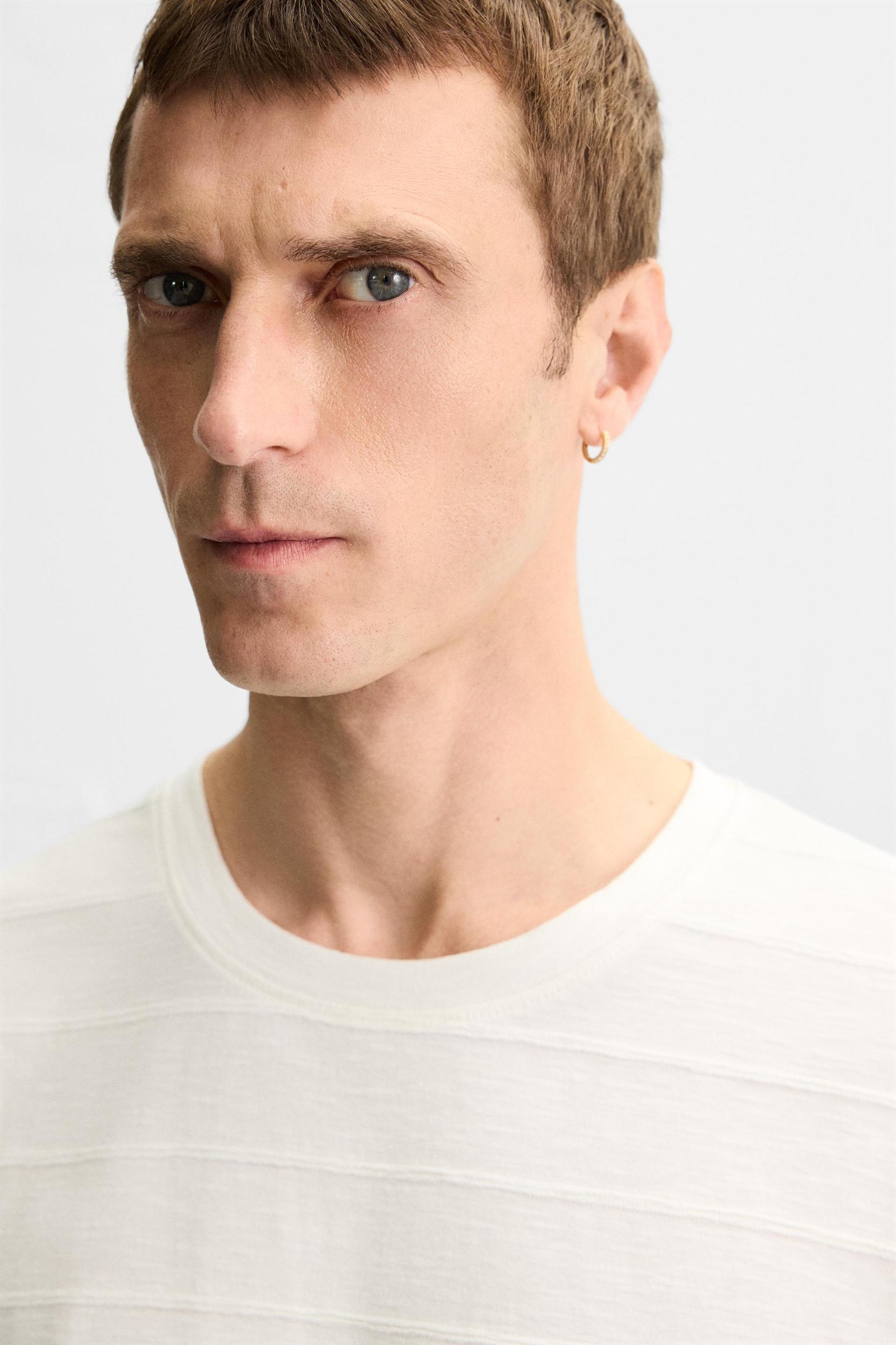 STRIPED IRREGULAR TEXTURED T-SHIRT Product Image