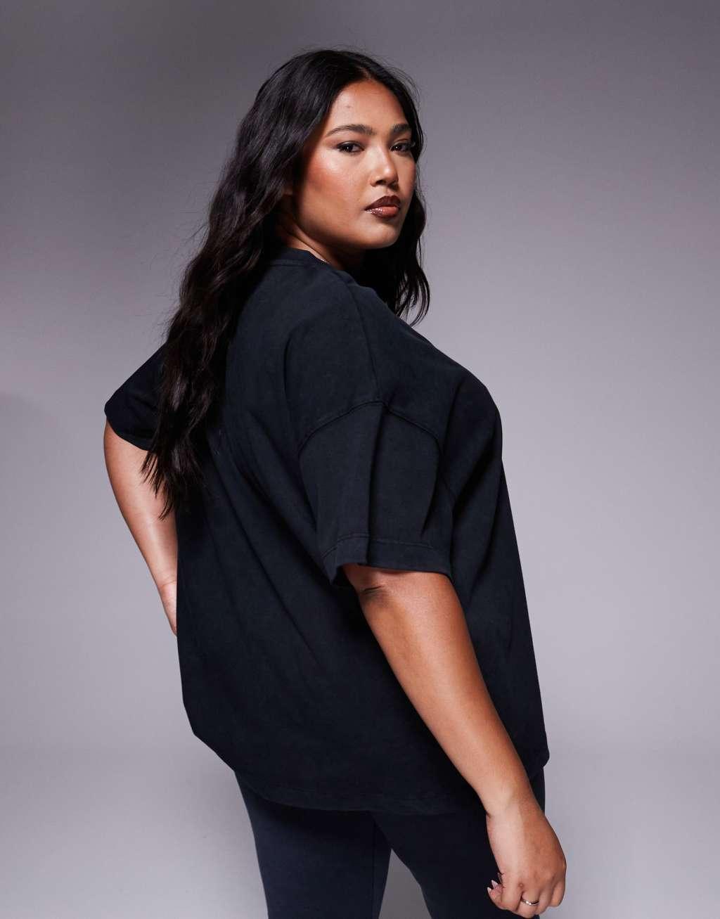 4505 Curve Icon boxy heavyweight cotton t-shirt with quick dry finish in washed black  Product Image