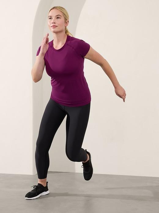 Momentum Seamless Tee Product Image