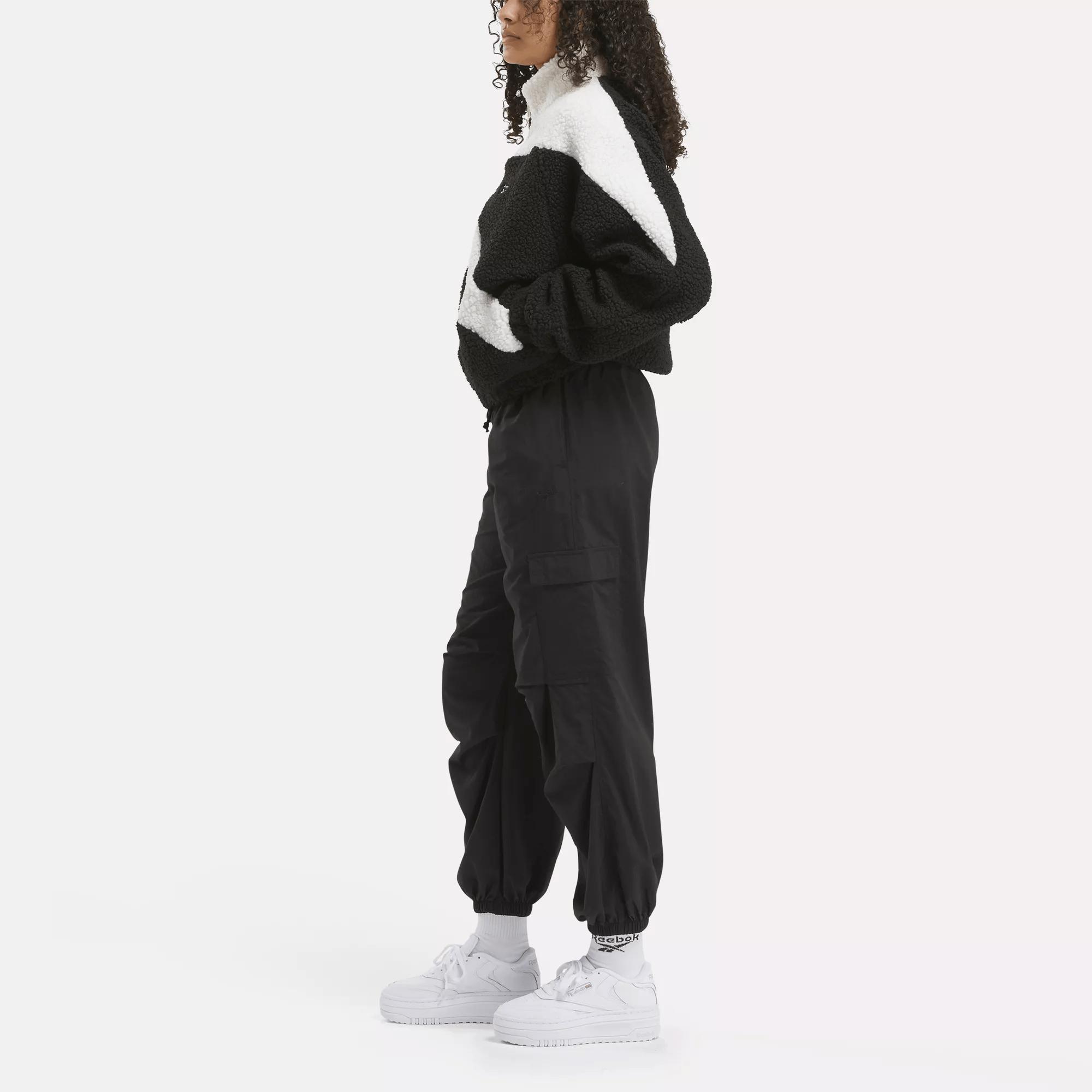 Women's Wardrobe Essentials Cargo Pants Female Product Image
