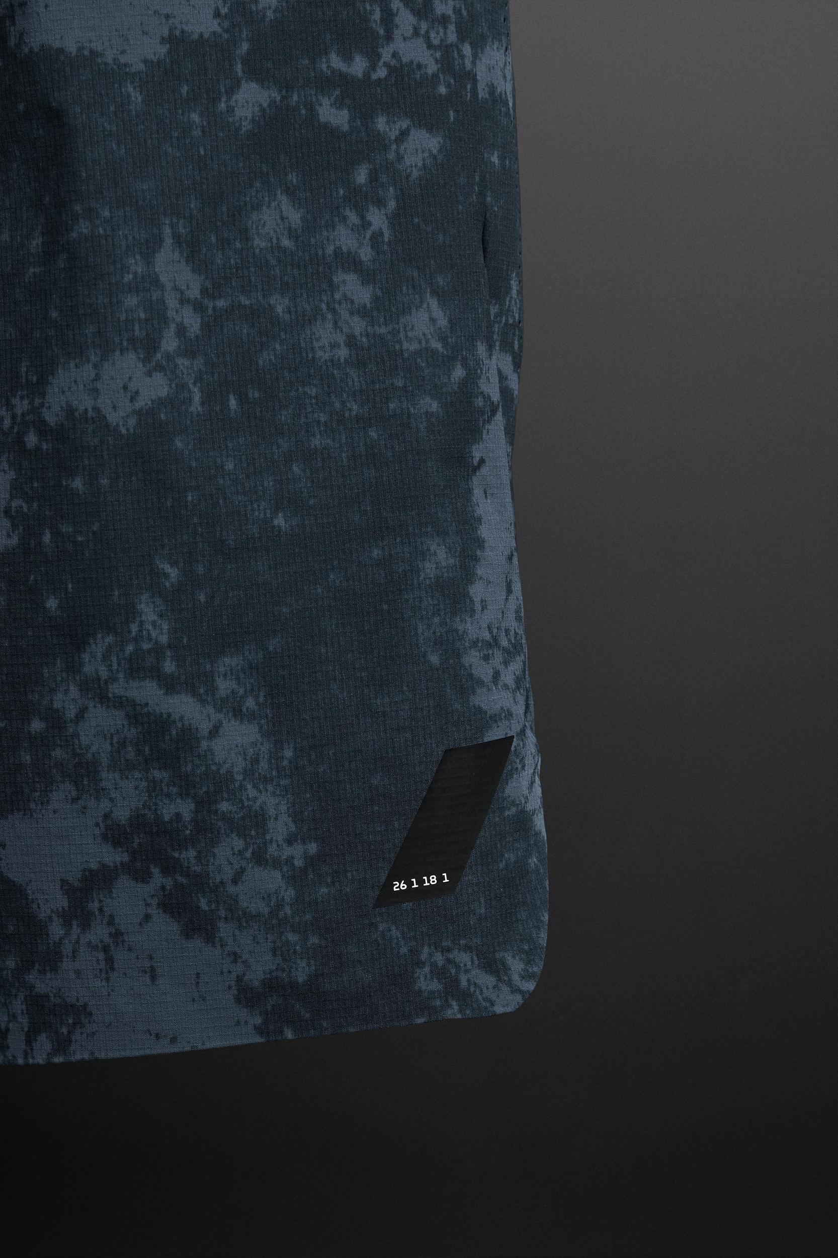 ABSTRACT PRINT TRAINING SHORTS Product Image