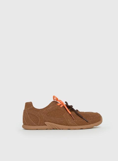 Extra Mile Sneakers Brown Product Image