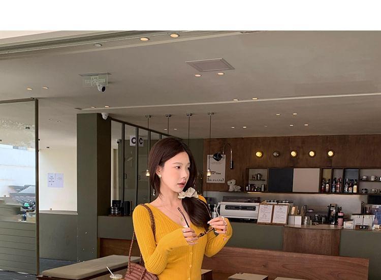 Plain Cable-Knit Cropped Cardigan Product Image