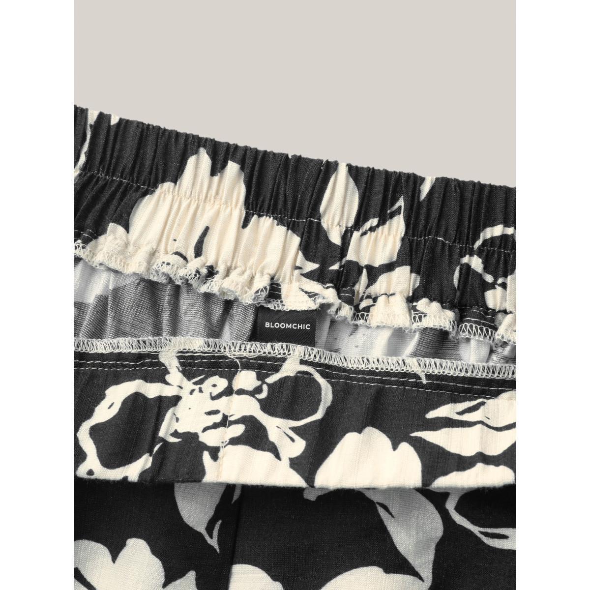 Plus Size Floral Print Pull-On Wide-Leg Pants Women BlackFlower Elegant Wide Leg Mid Rise Everyday-Elegant Pants BloomChic 26/4X Product Image