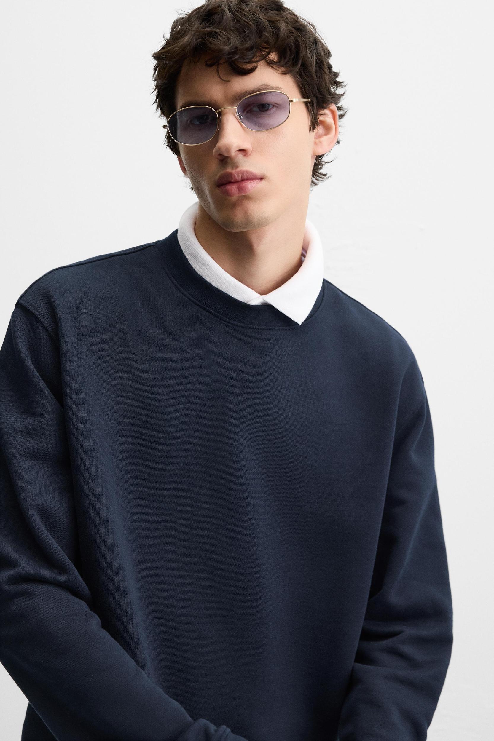 CONTRASTING HEM SWEATSHIRT Product Image