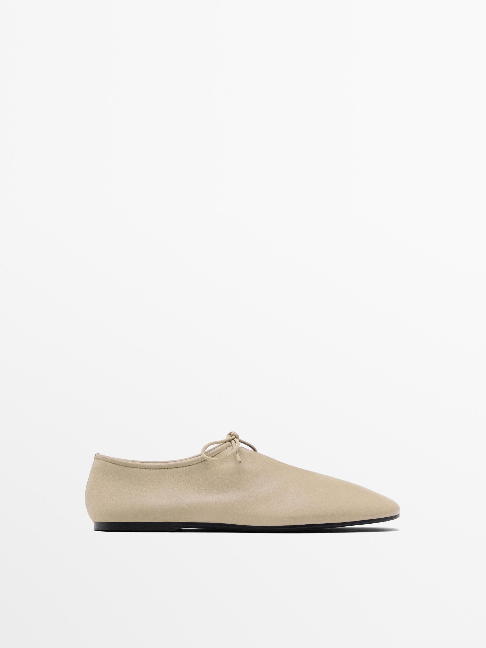 Soft lace-up ballet flats Product Image