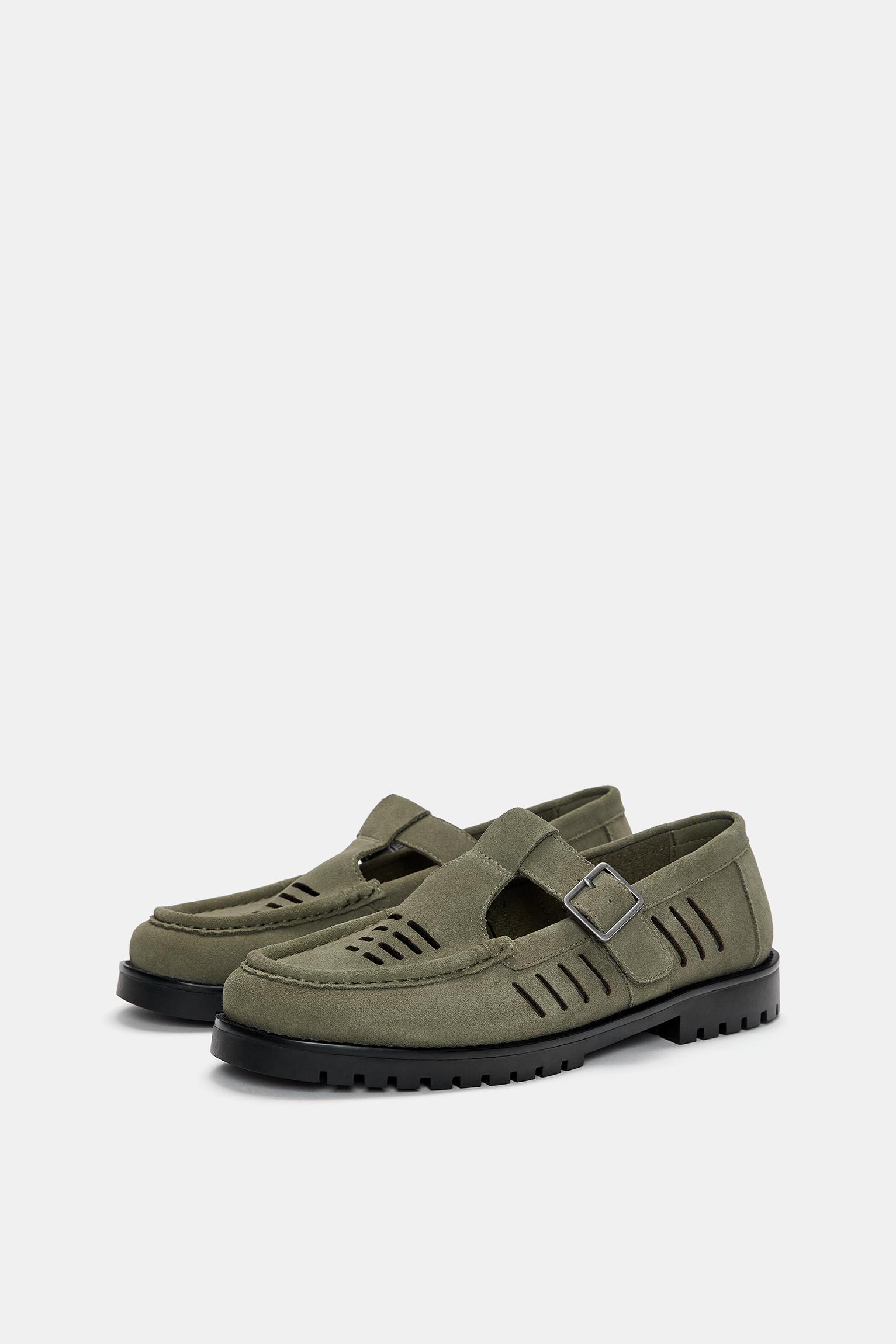 Leather shoes with buckle Product Image