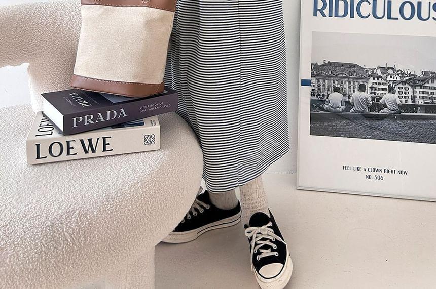 Long-Sleeve Striped Loose-Fit Midi Dress Product Image