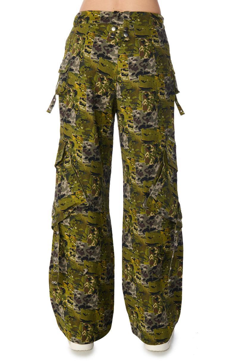 OUT OF SIGHT CARGO CAMO WIDE LEG PANT Product Image