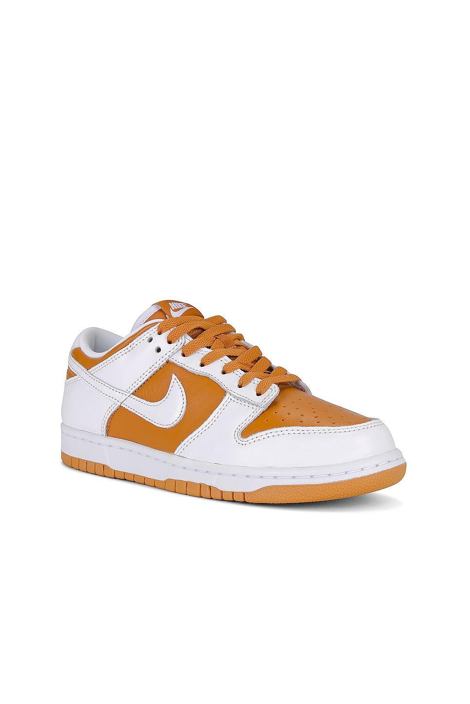 Dunk Low Product Image