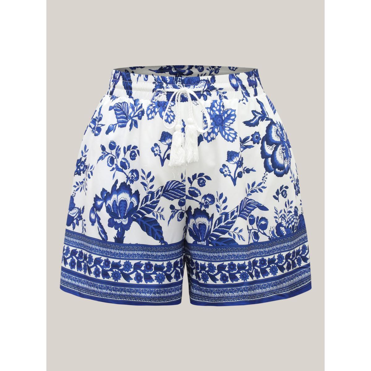 Plus Size Floral Print Drawstring Straight-Leg Shorts Women DarkBlue Resort Drawstring Vacation Shorts BloomChic 14-16/1X Product Image