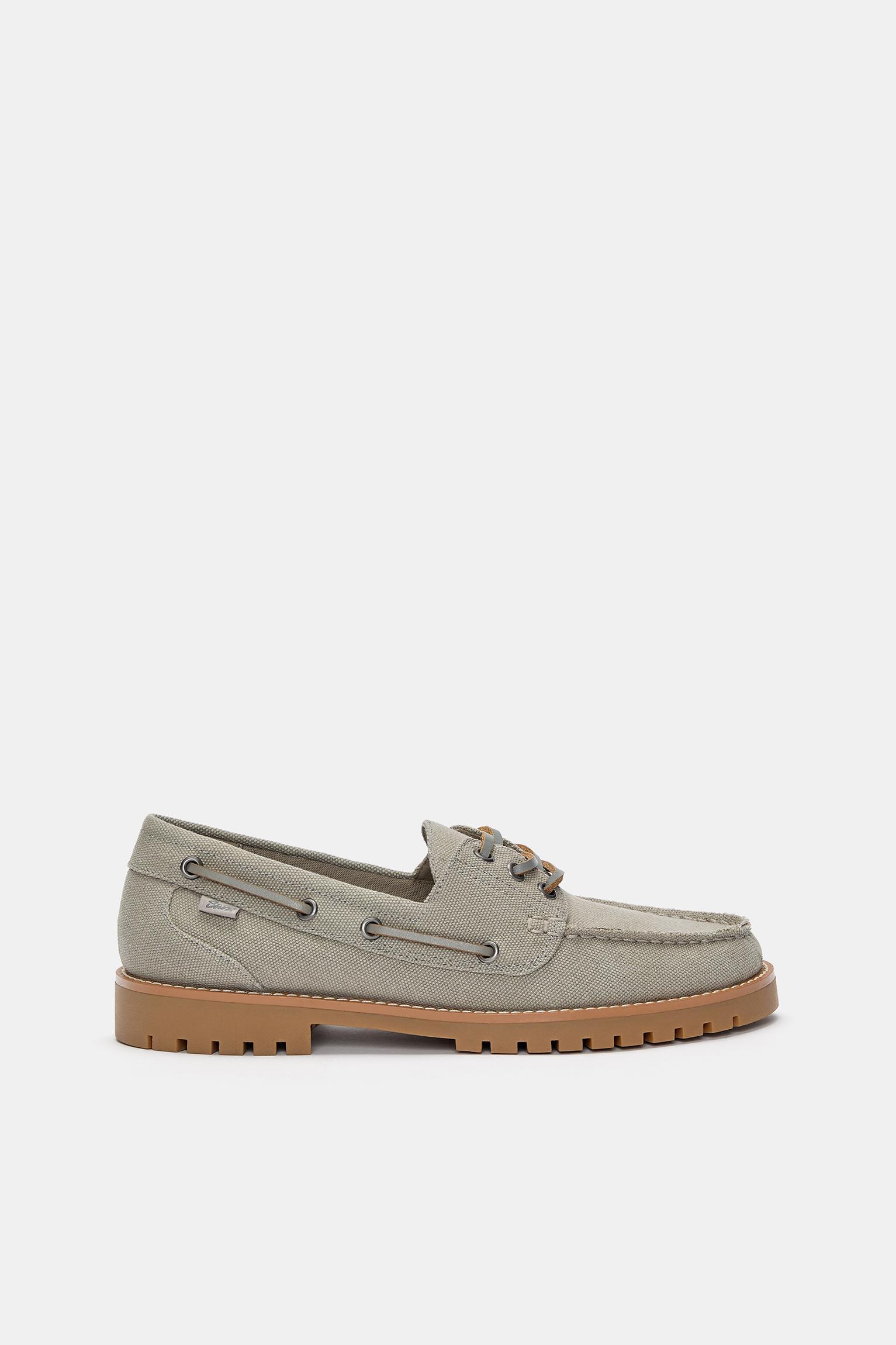 Canvas deck shoes Product Image