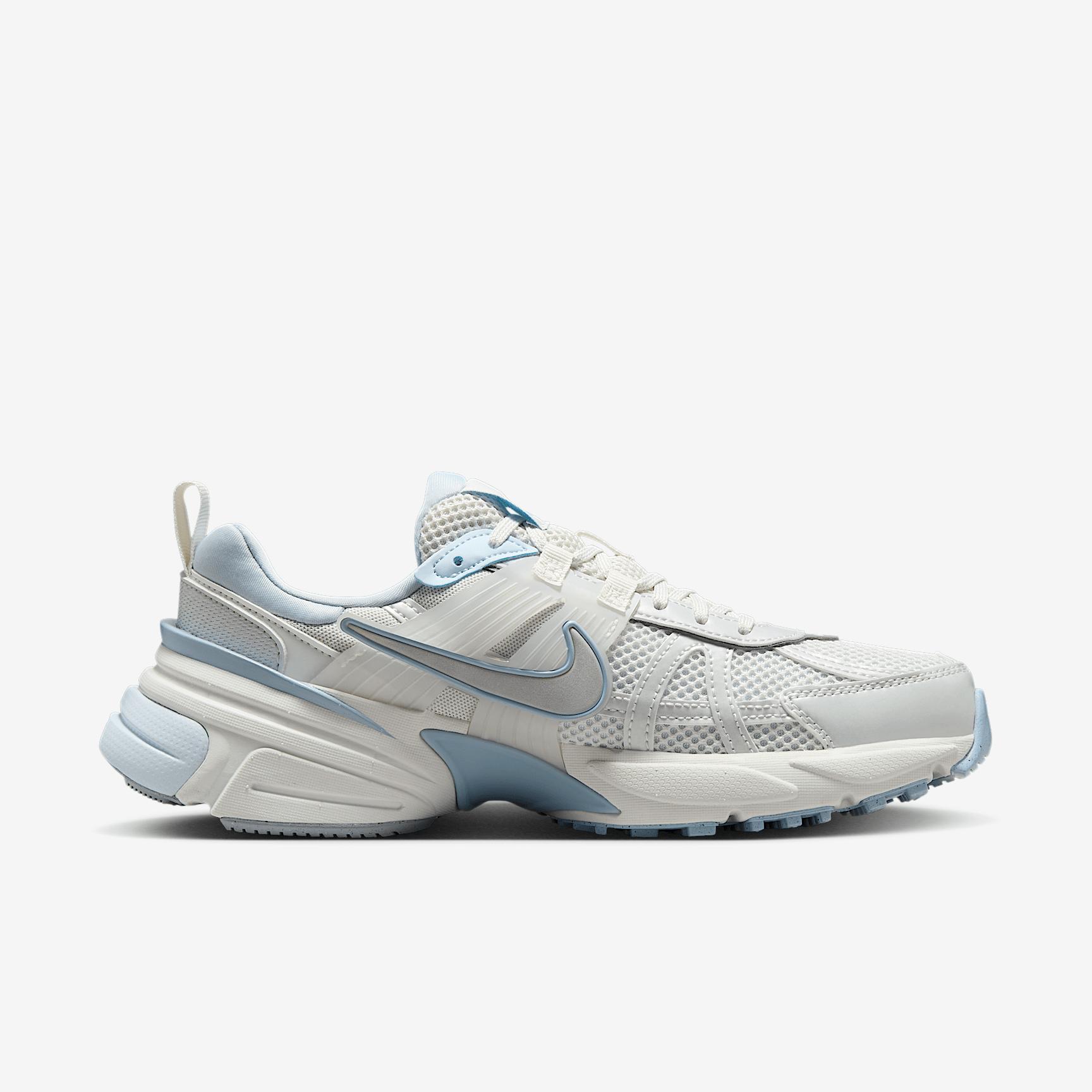 Nike Women's V2K Run Shoes Product Image
