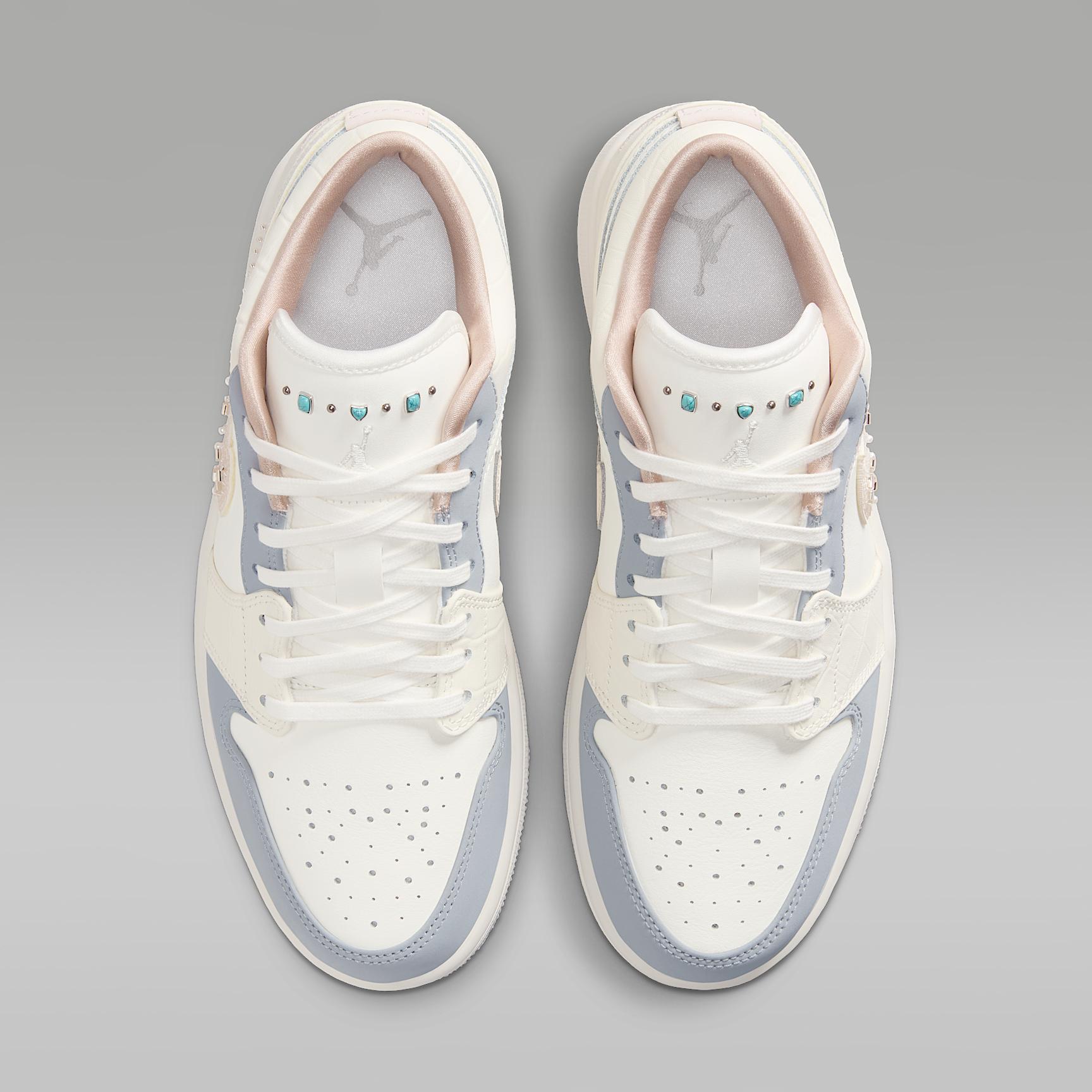 Women's Air Jordan 1 Low Shoes Product Image