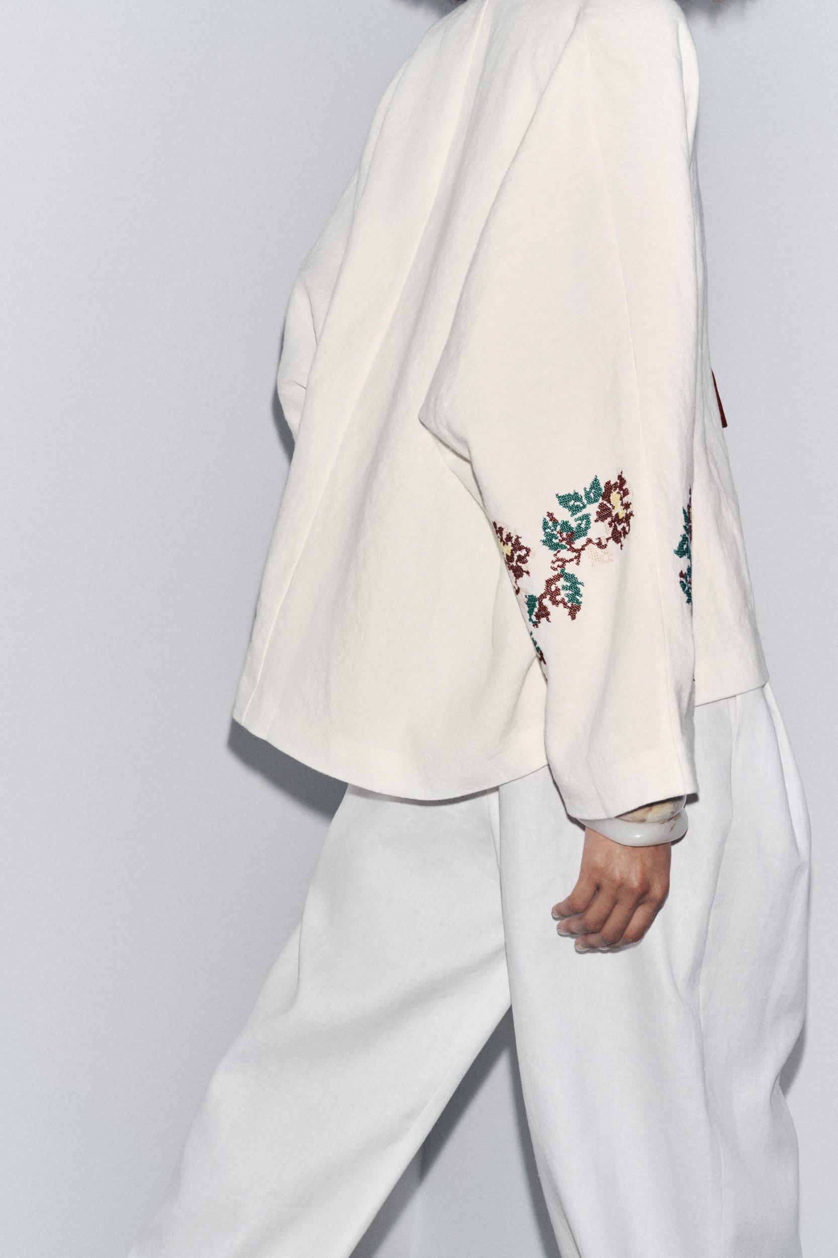 100% LINEN EMBROIDERED KIMONO Product Image