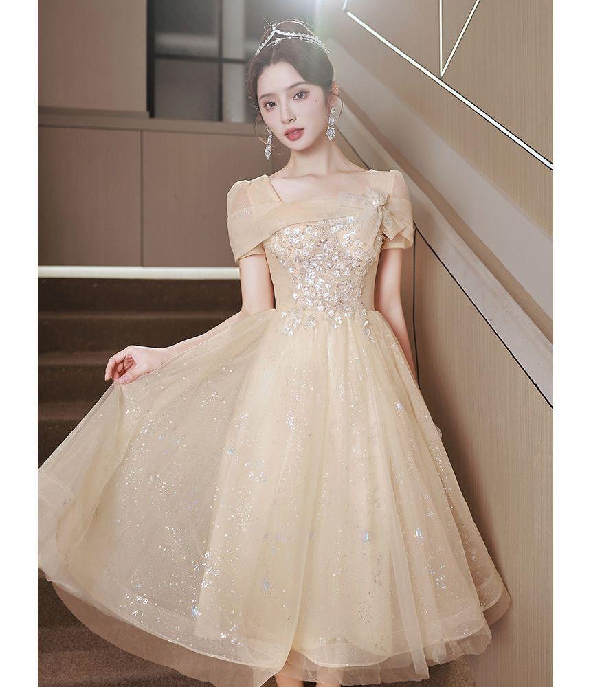 Short-Sleeve Square Neck Mesh A-Line Evening Gown Product Image