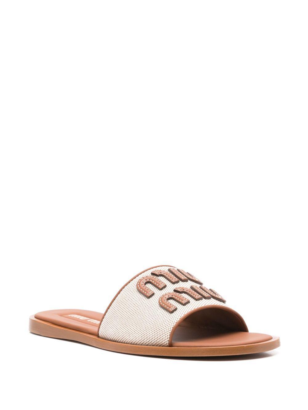 appliqué-logo slides Product Image